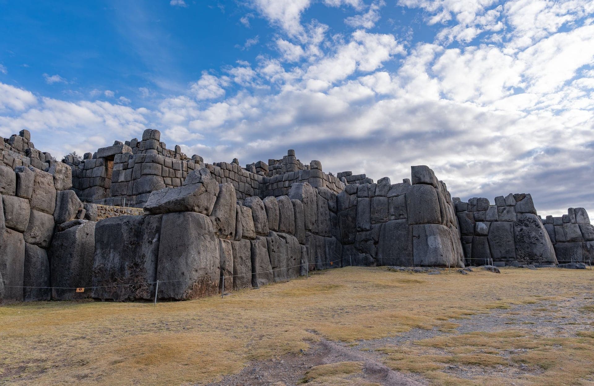 Zigzag Walls: Fortress or House of the Sun
