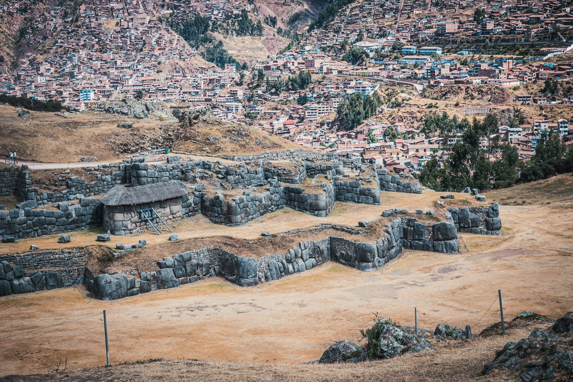 Zigzag Walls: Fortress or House of the Sun