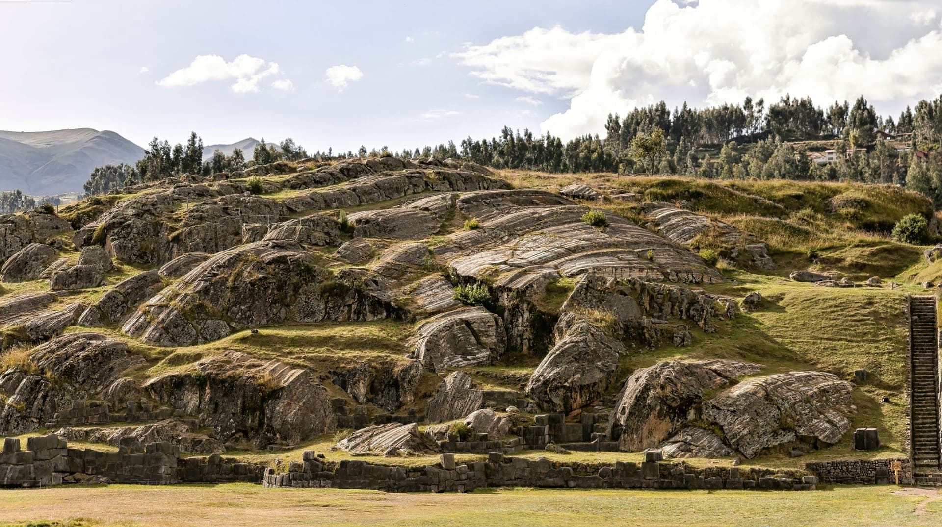 Rodadero: A Slide of Rock and the Inca's Throne