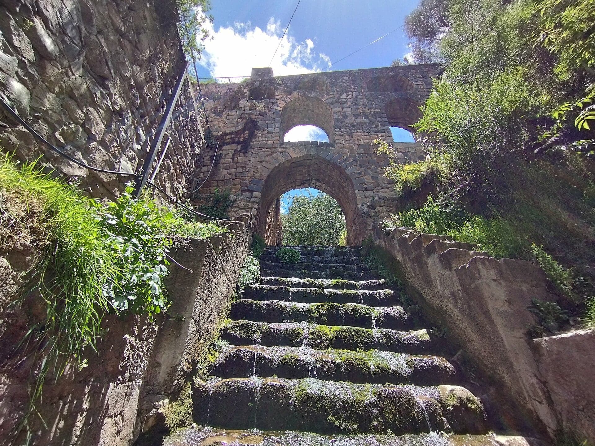 Sapantiana: Inca Channel, Colonial Arches