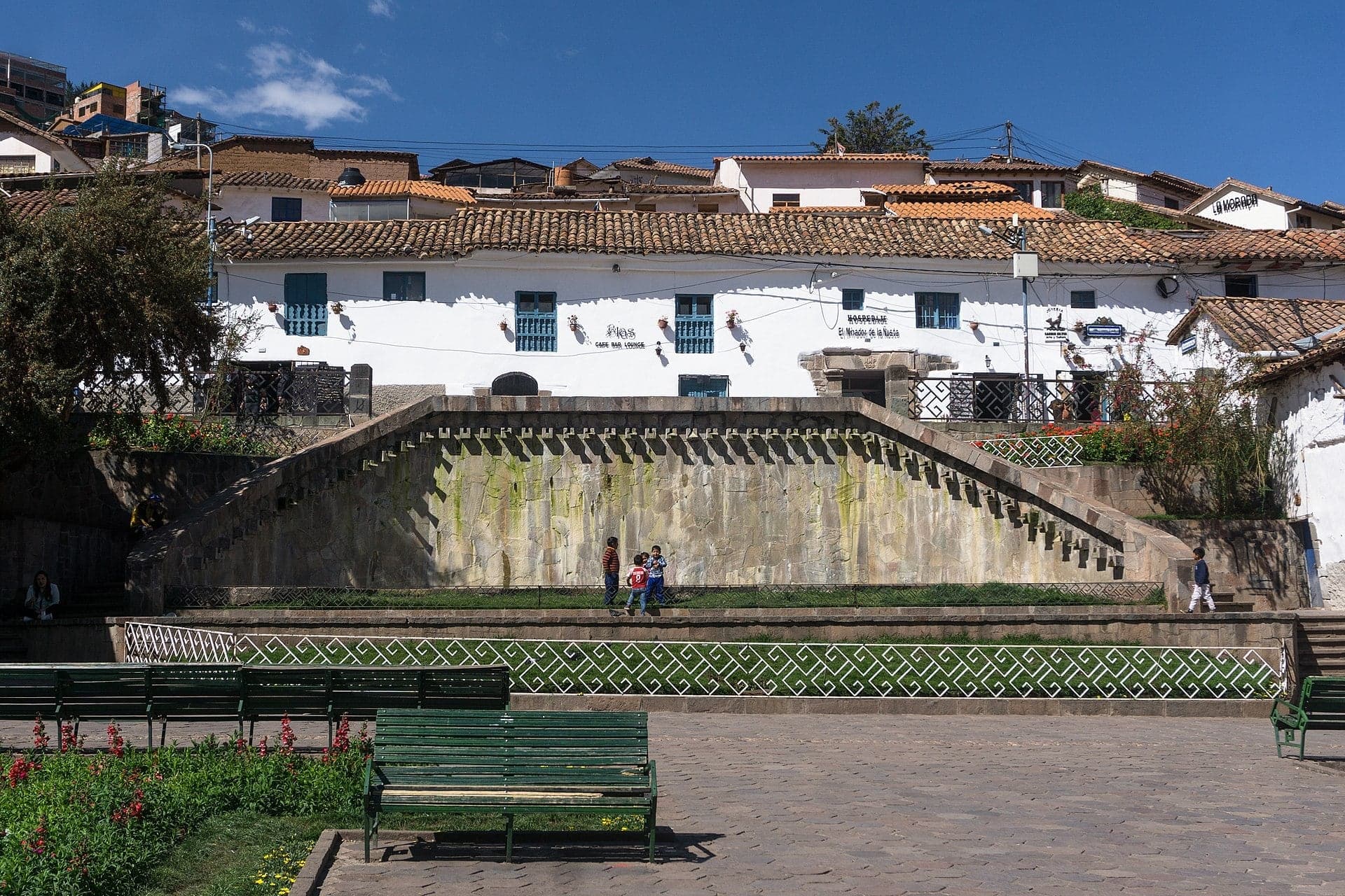 Mendívil Workshop: The Saints with Long Necks