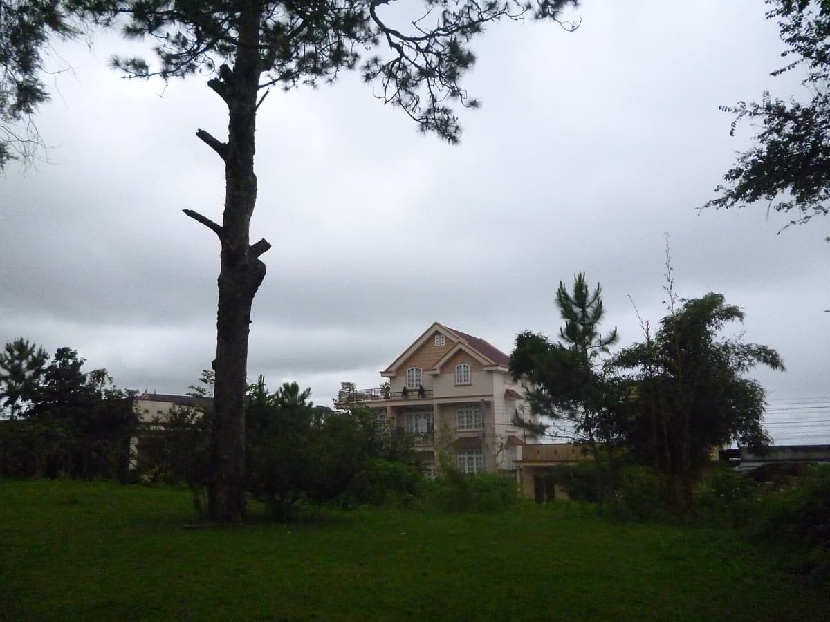 The French Villa Quarter: Homesickness in Stone