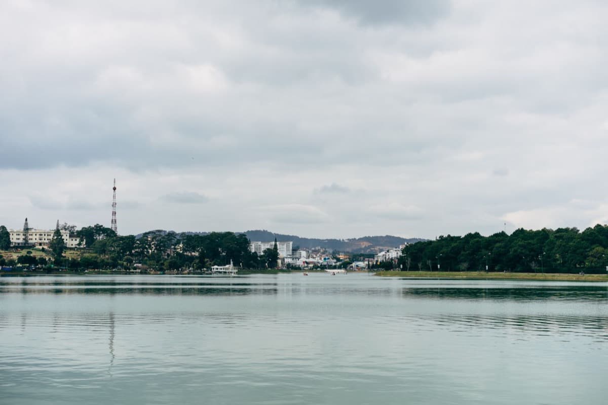 Xuan Huong Lake: The Garden City