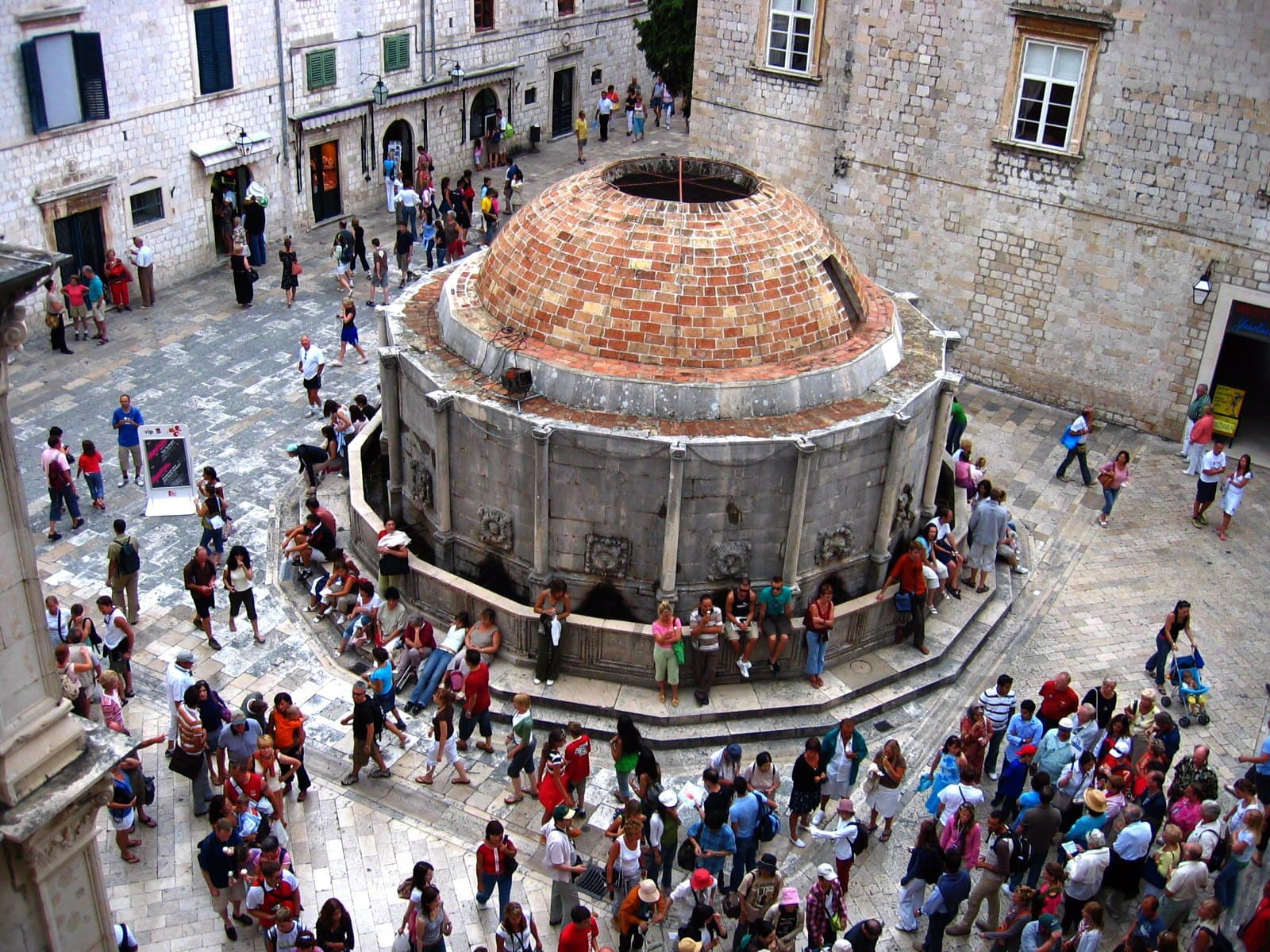 Pile Gate: The Great Onofrio Fountain
