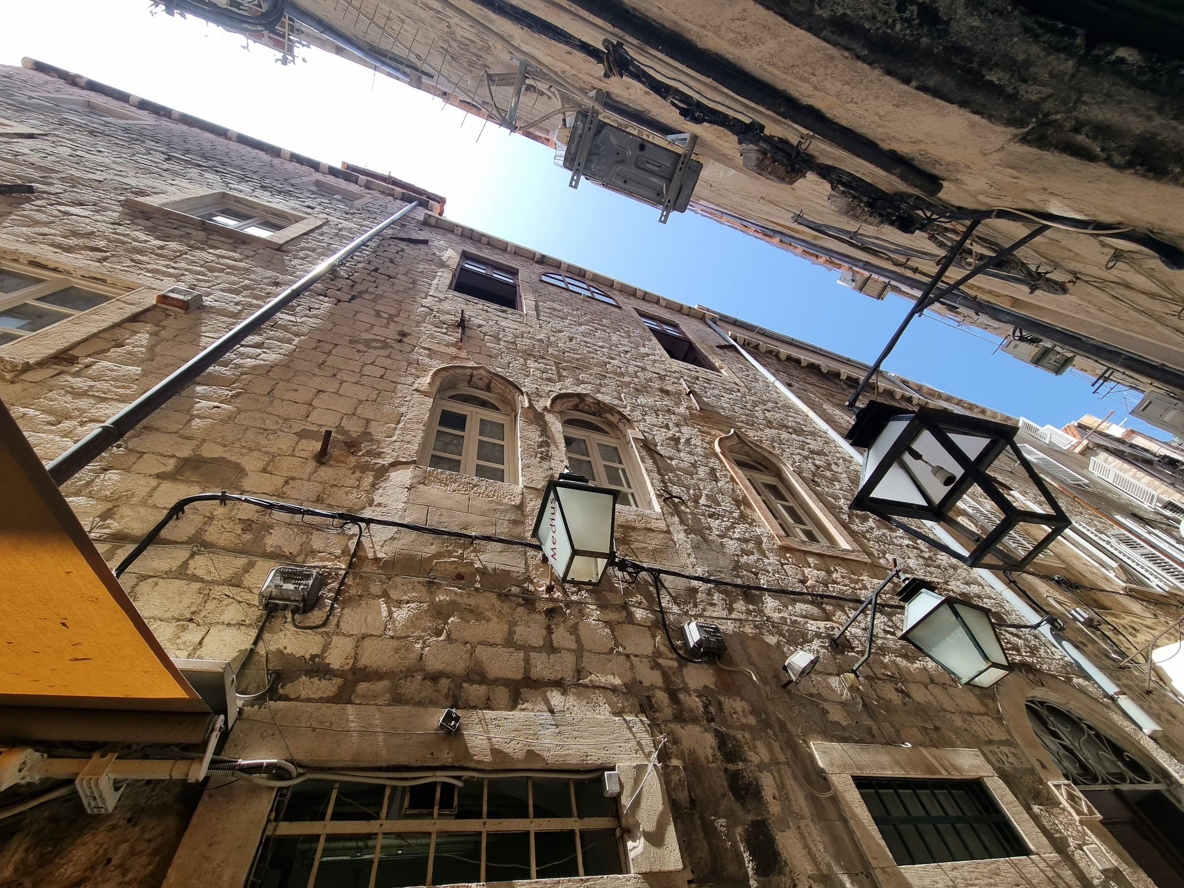 Žudioska: The Jewish Street and Synagogue