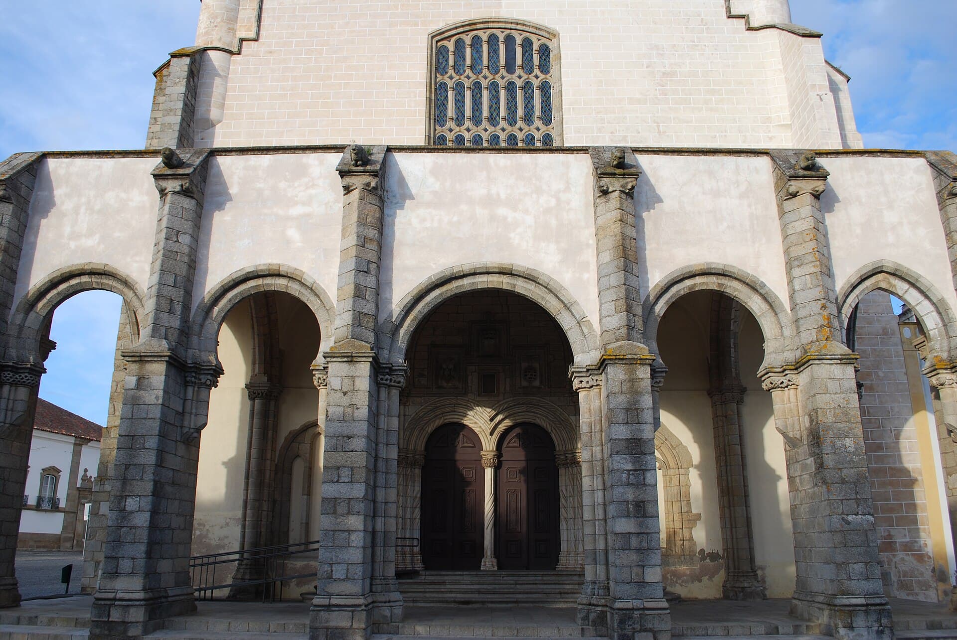 Igreja de Sao Francisco: the royal Gothic church that holds it