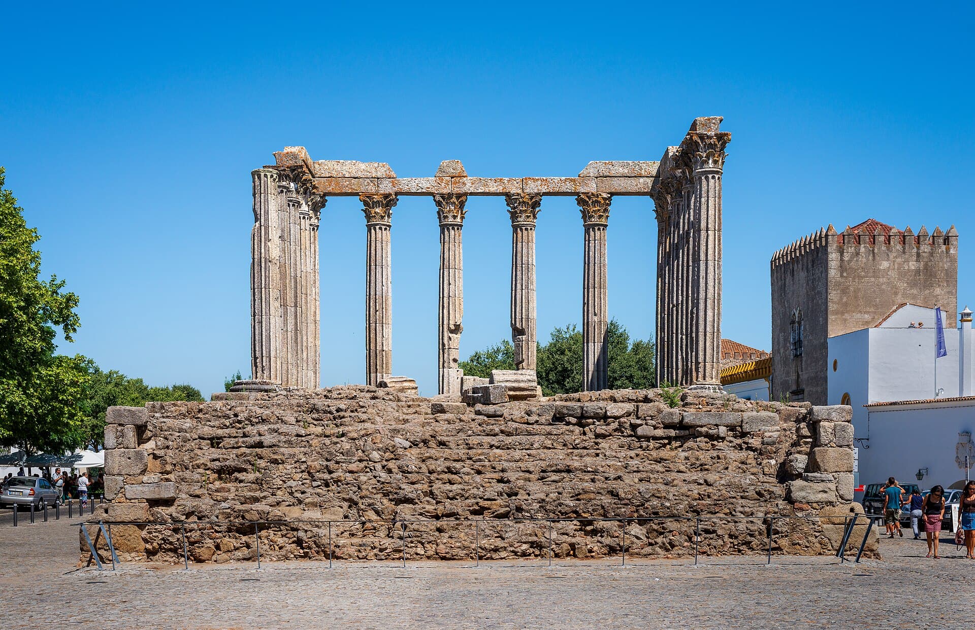 Roman Temple of Évora: Two Thousand Years on One Hill