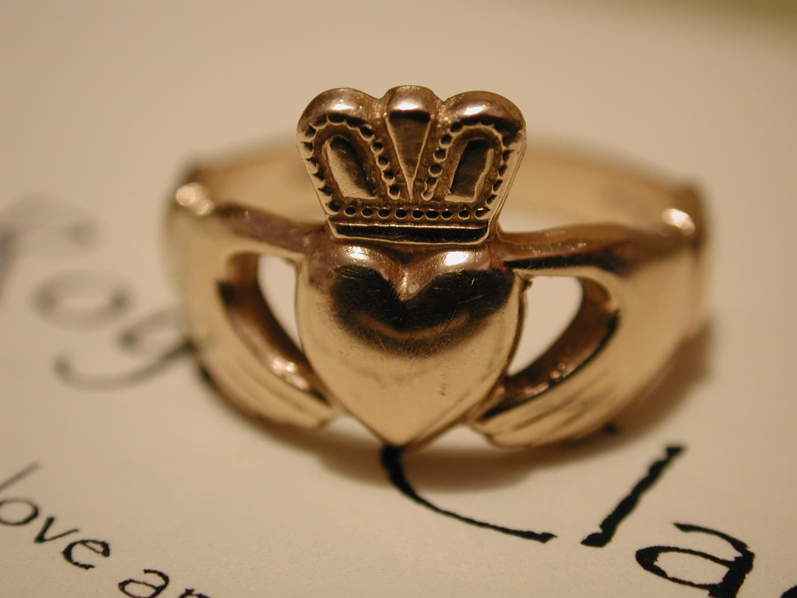 The Claddagh Ring: What Two Hands and a Crowned Heart Really Mean