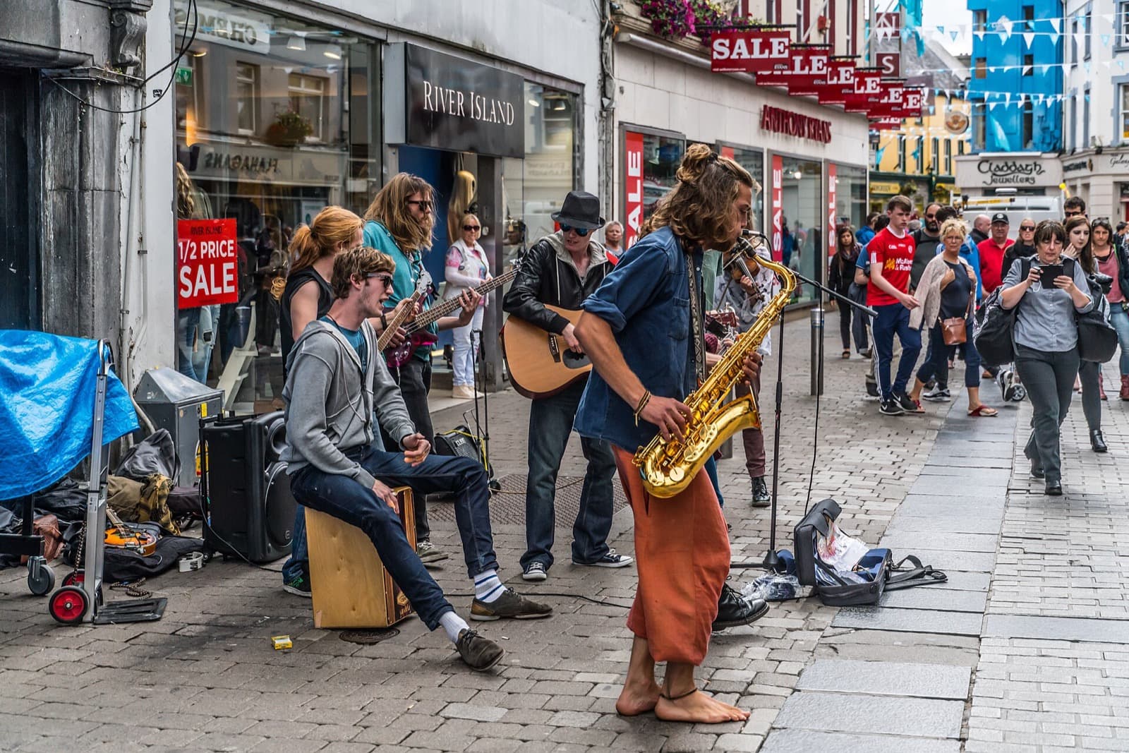 One Day in Galway: A Walkable Itinerary From the Latin Quarter to the Sea