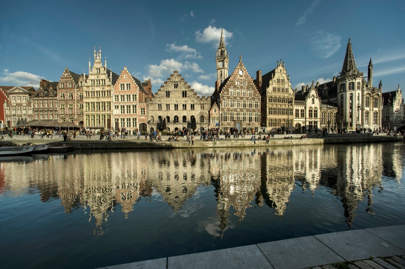 Graslei and Korenlei: The Harbour That Paid for Ghent