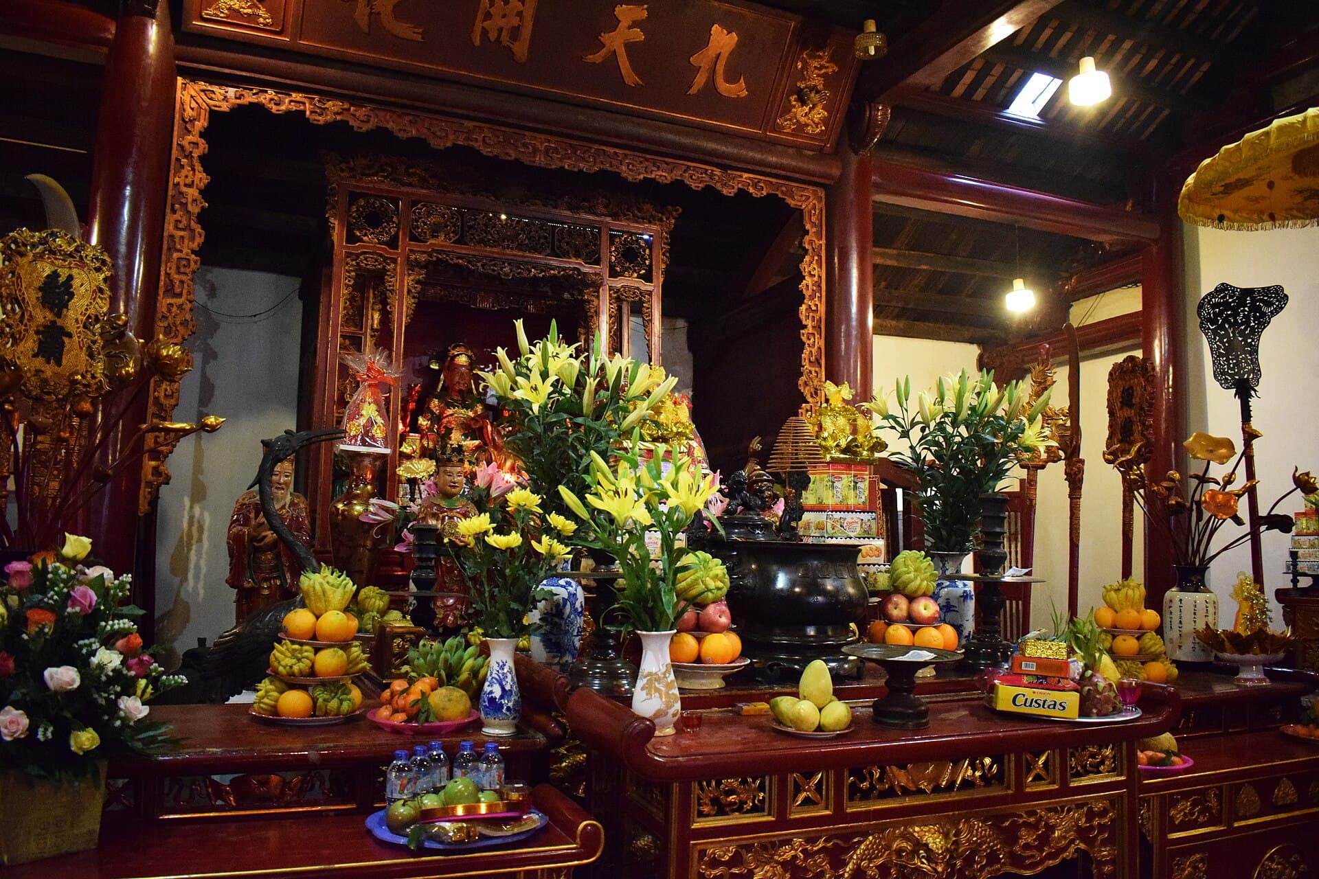 Hoan Kiem Lake and Ngoc Son Temple: The Lake of the Returned Sword