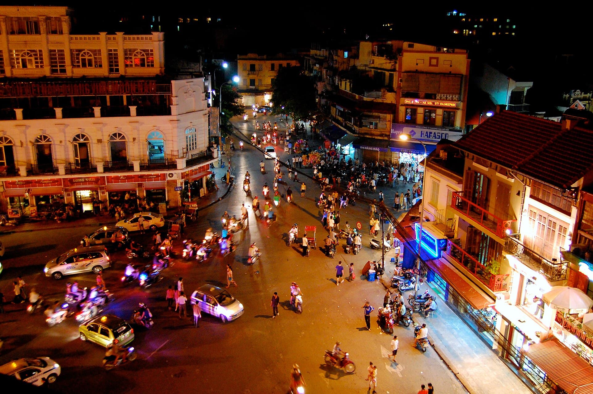 Dong Kinh Nghia Thuc Square: Where the Grid Begins