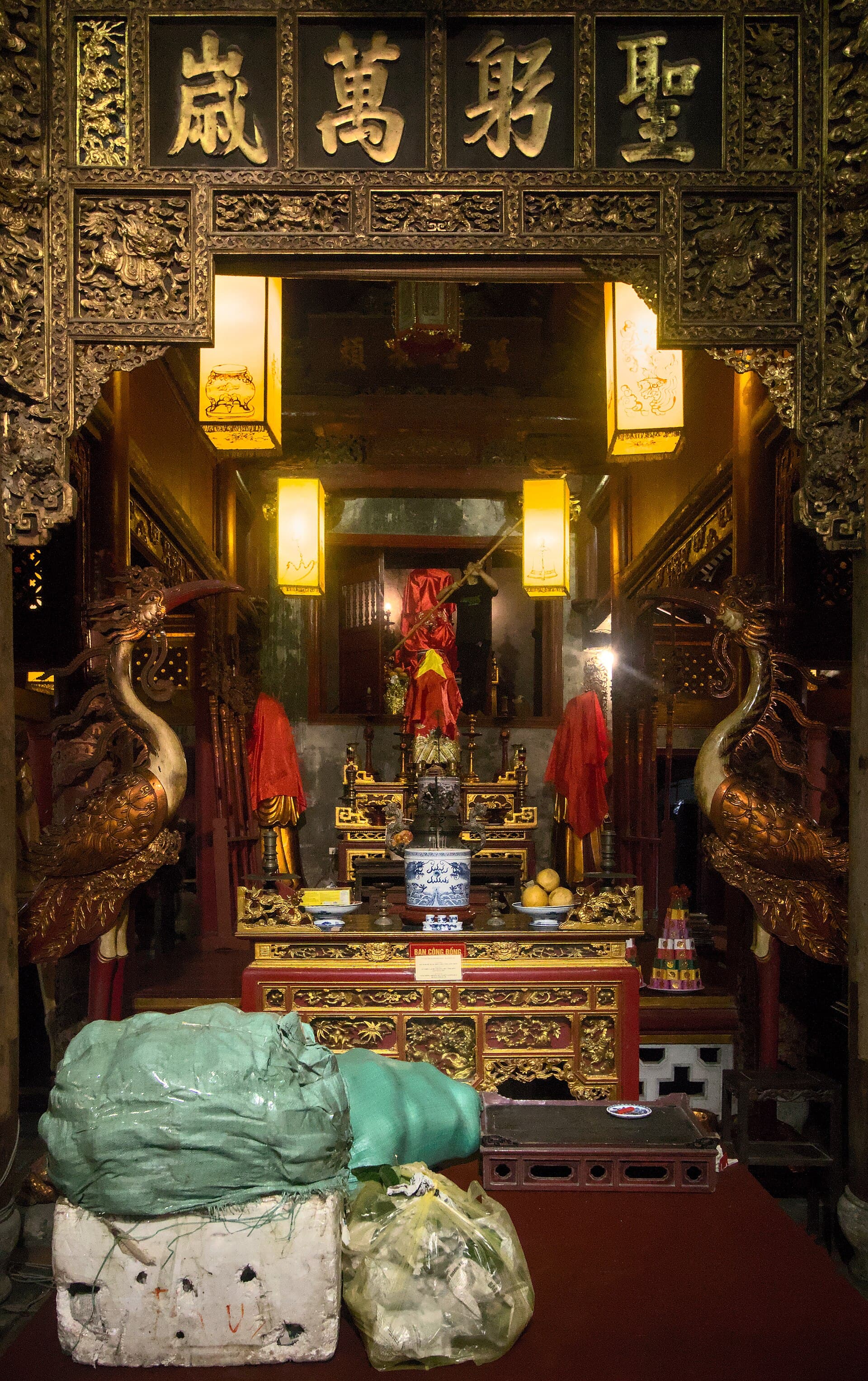 Bach Ma Temple: The Horse That Drew the Line
