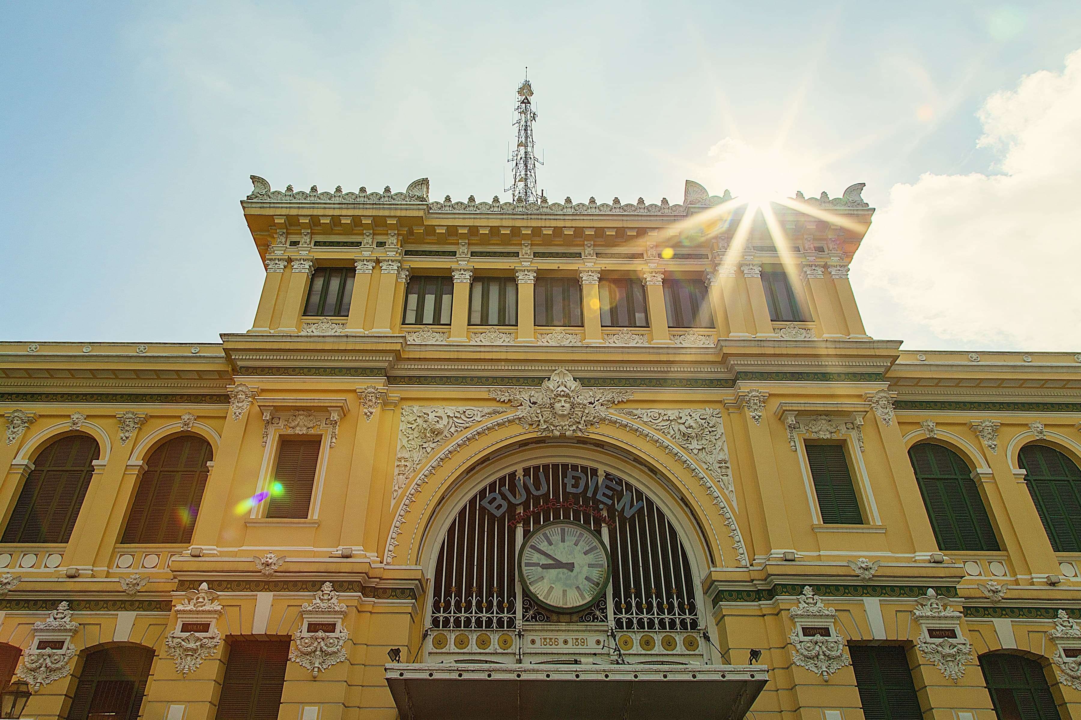 Saigon Central Post Office: The Eiffel Who Was Not There