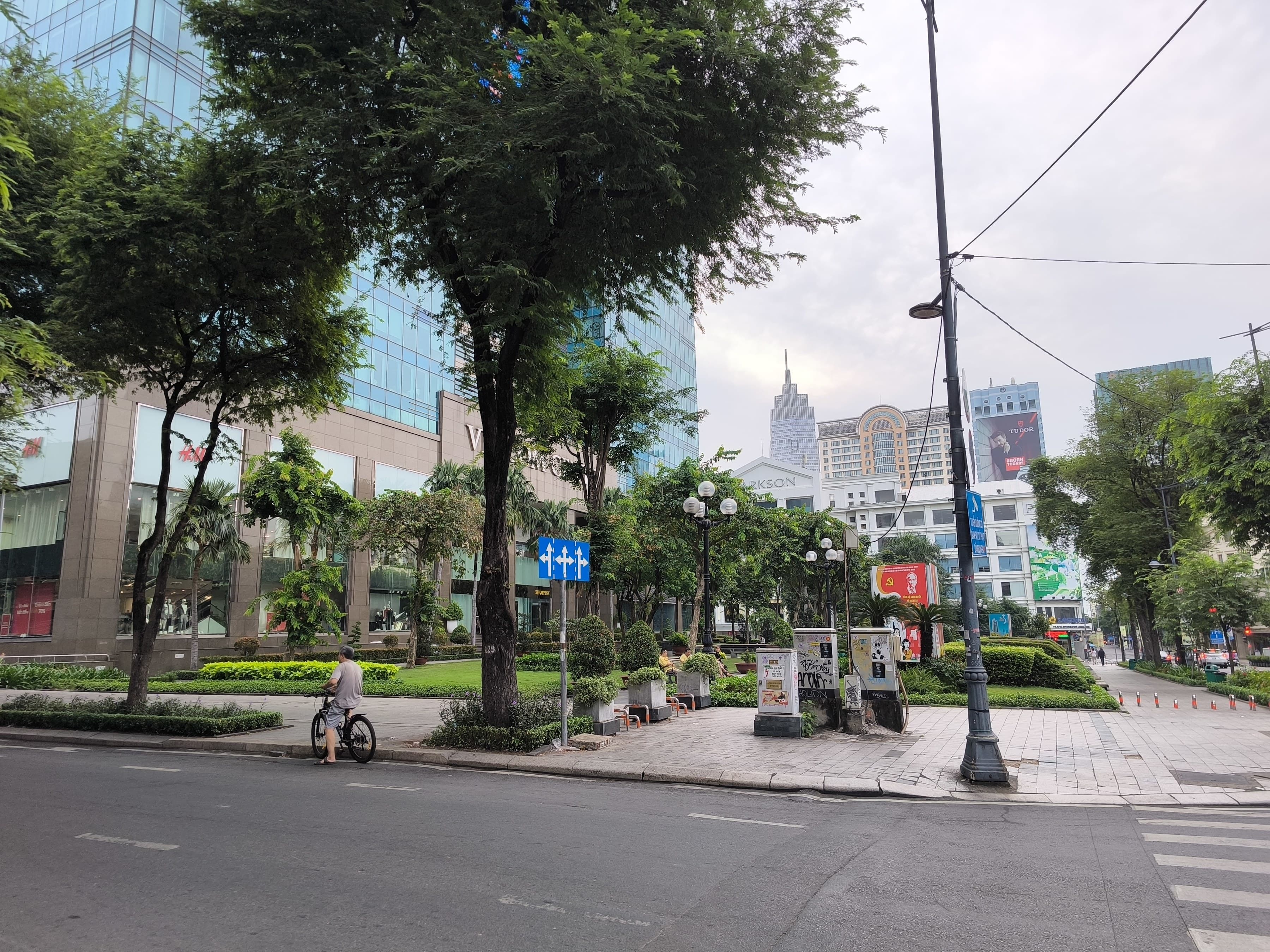 Dong Khoi: Four Names for One Street
