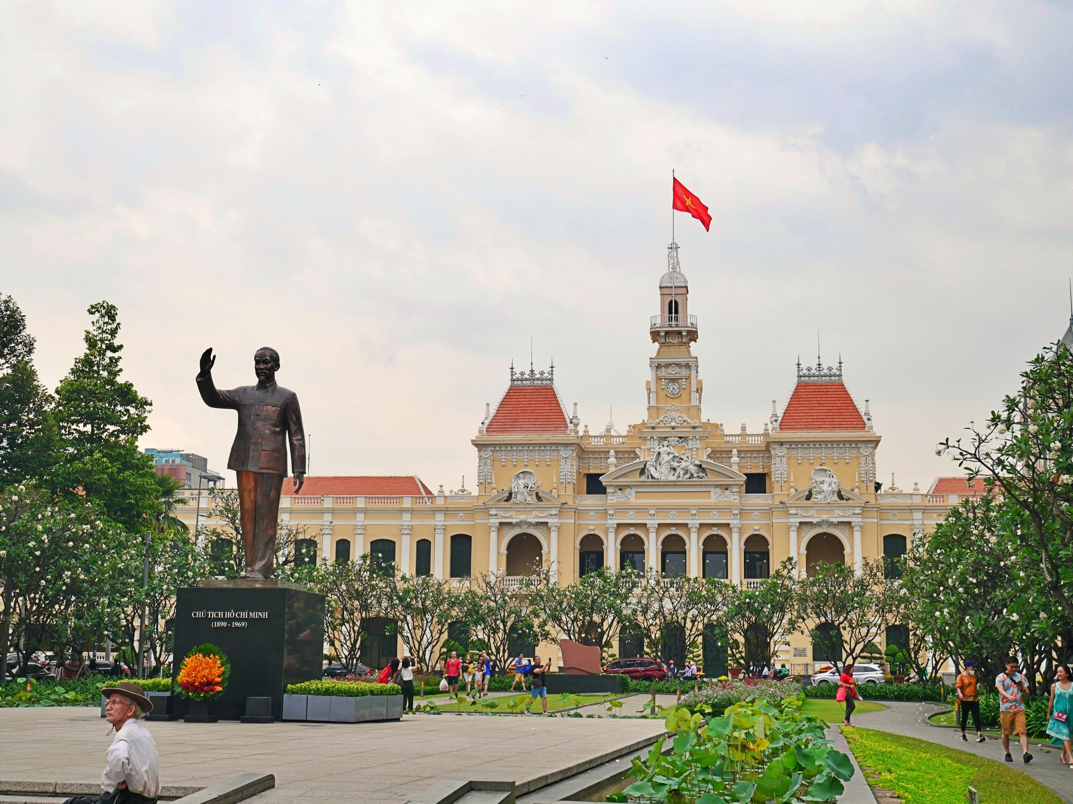 The Hotel de Ville: Still Running the City