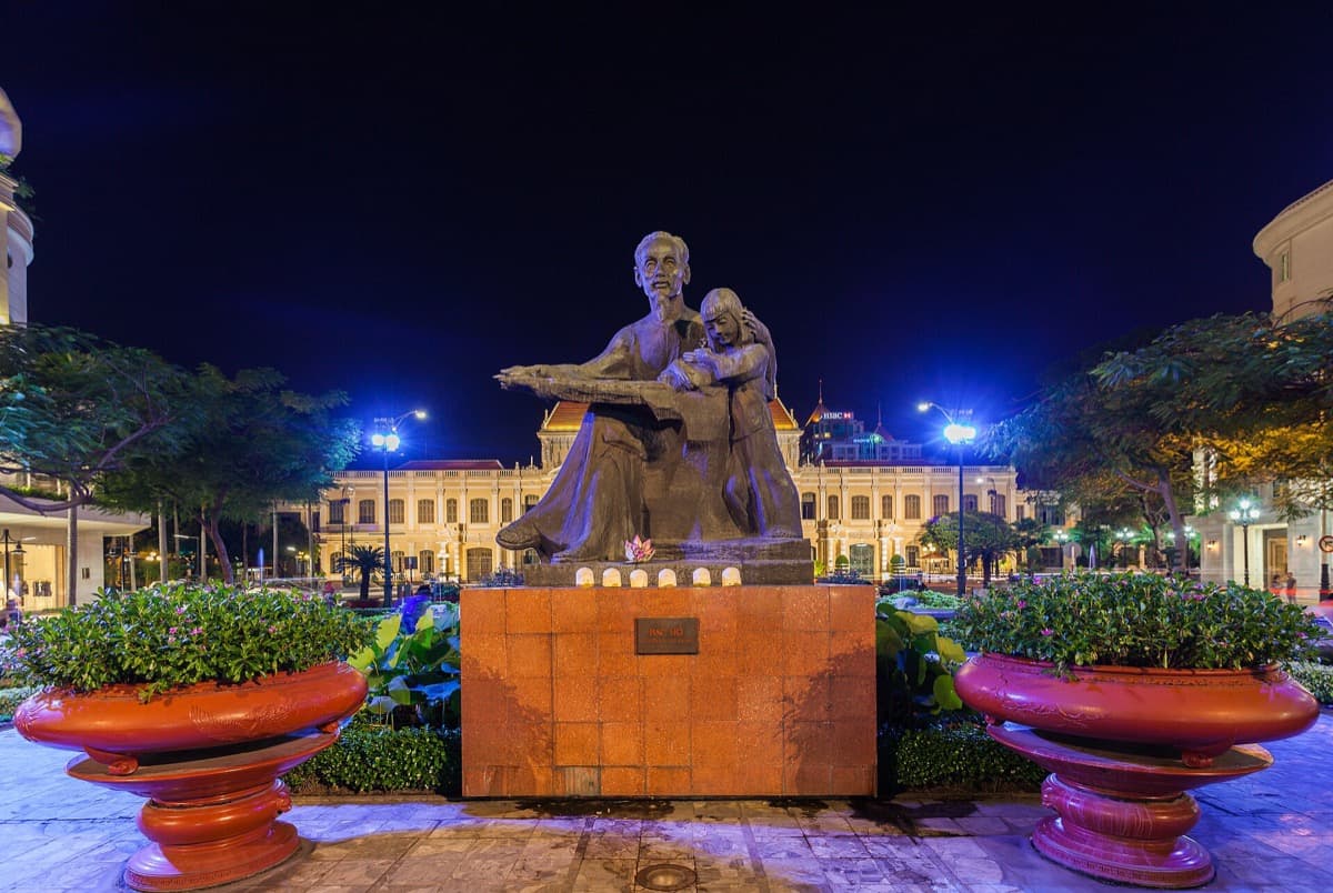 Ho Chi Minh City Hall: The Former Hotel de Ville