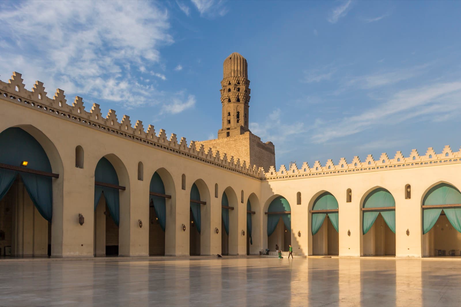 The Mosque of al-Hakim: The Fatimid Foundation