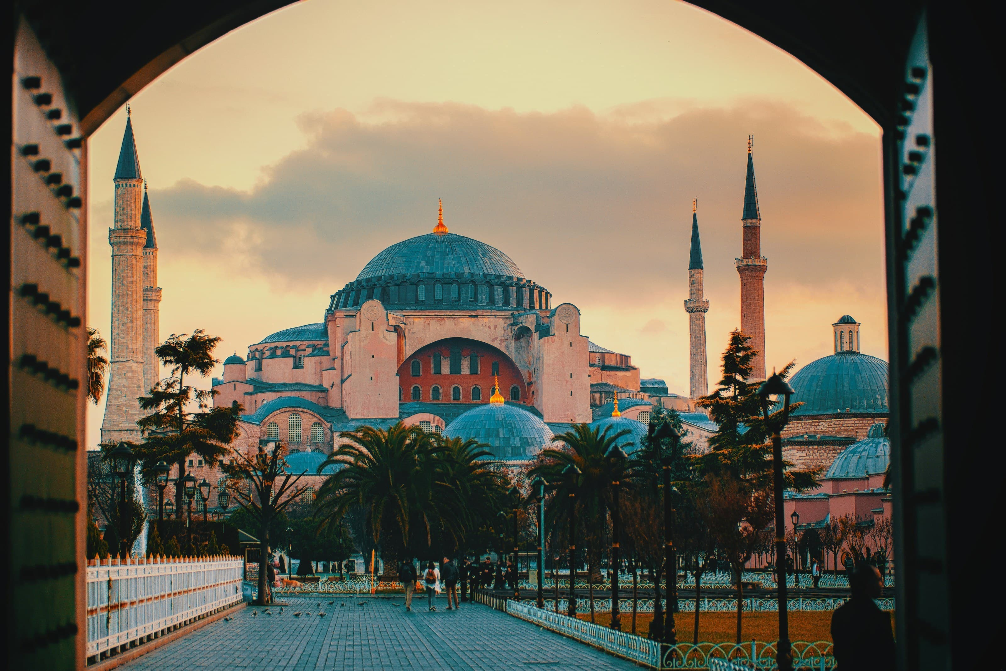 Hagia Sophia and the Blue Mosque: The Peninsula of Empires