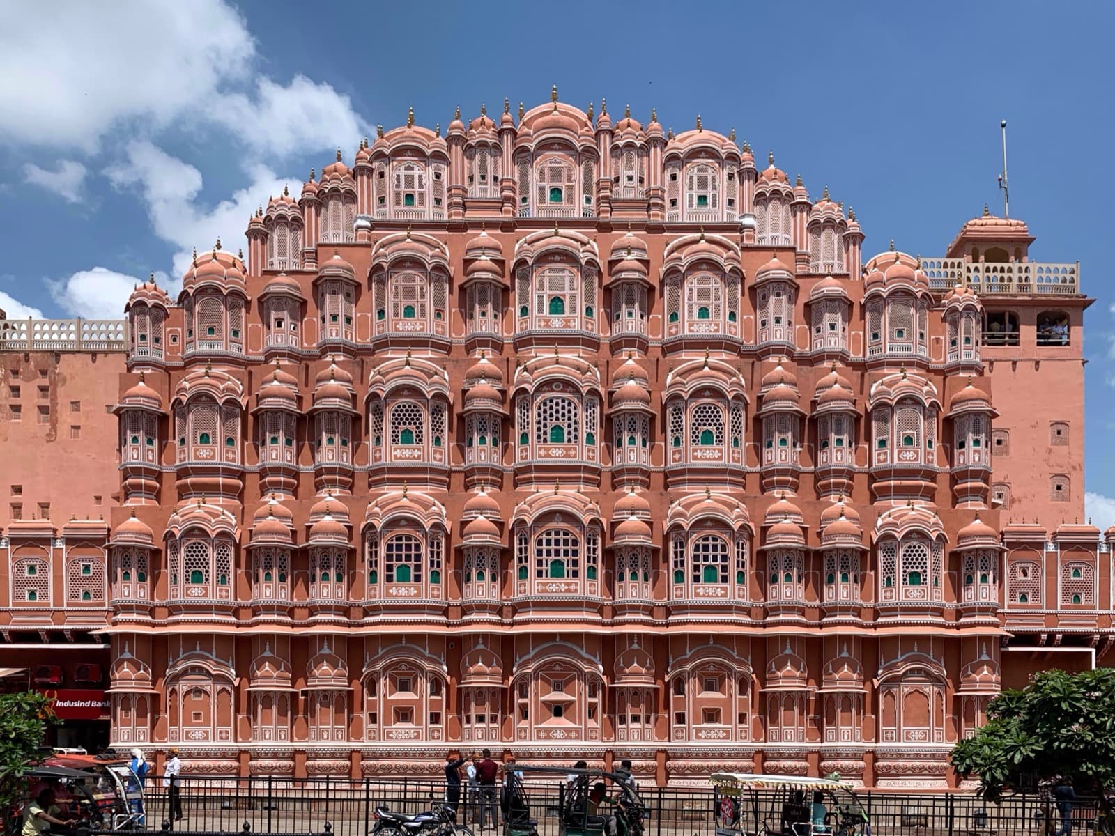 Pink City: The Walled Bazaar Grid