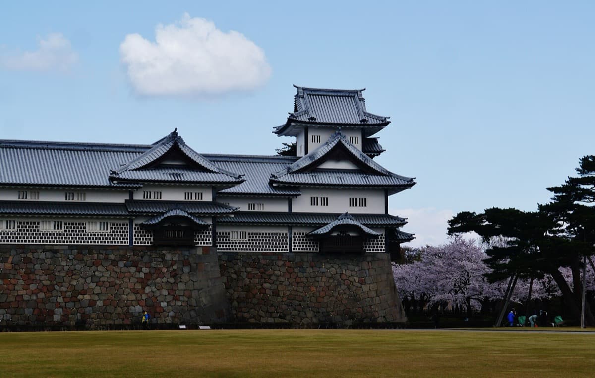 Kanazawa Castle: The Roof of Lead