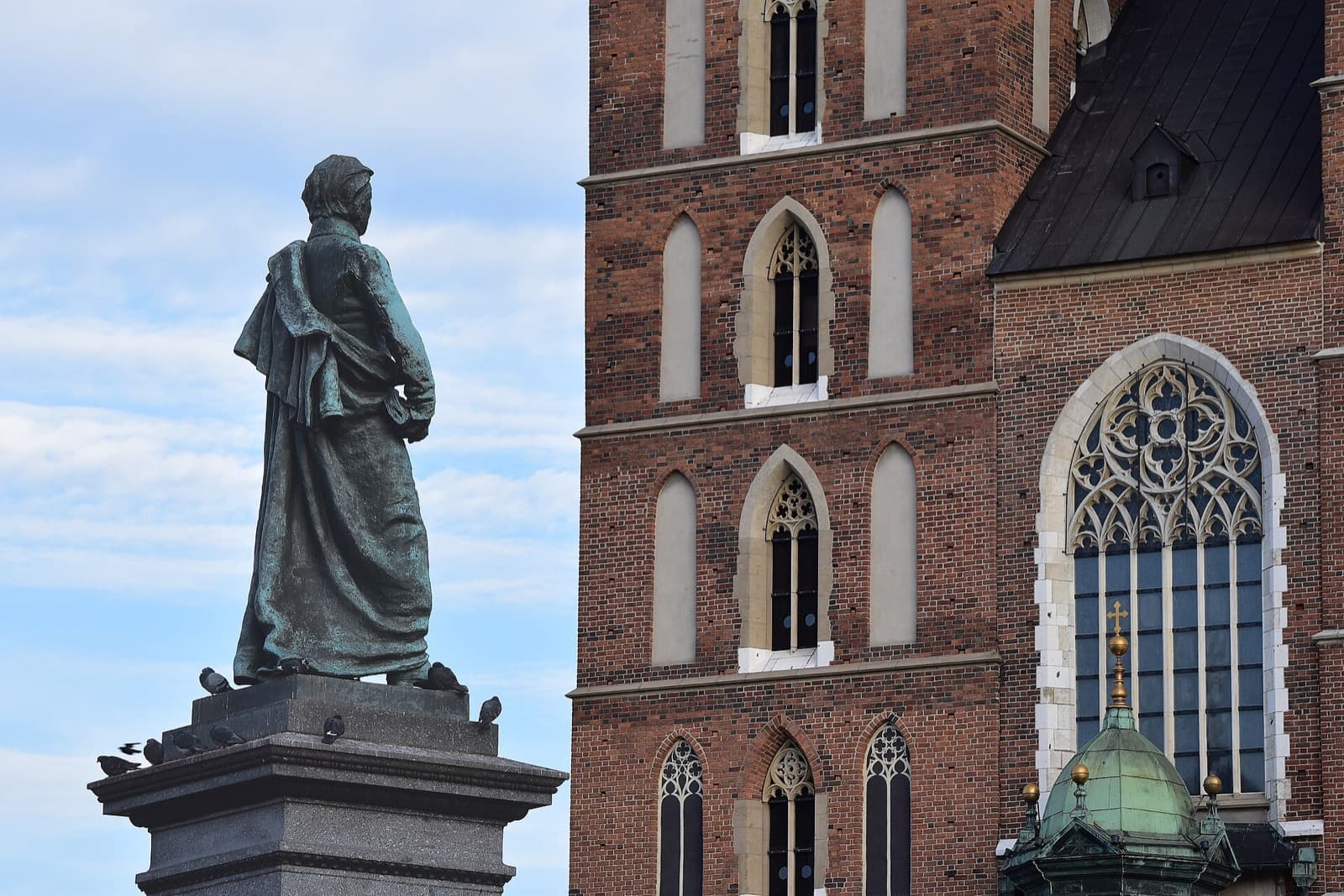 Old Town: Europe's Great Medieval Square