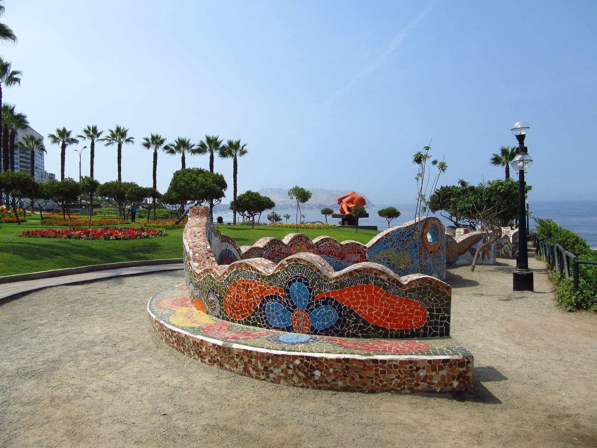 Parque del Amor: The Kiss on the Cliff