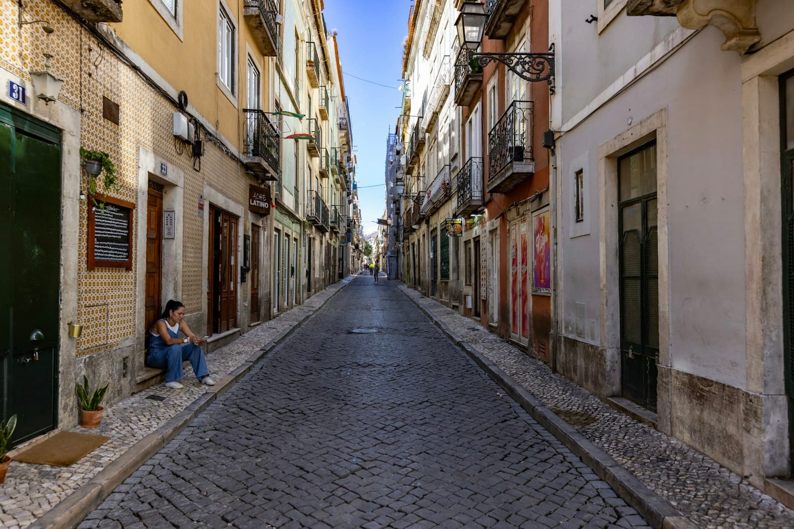 The Quarter That Outlived the Quake