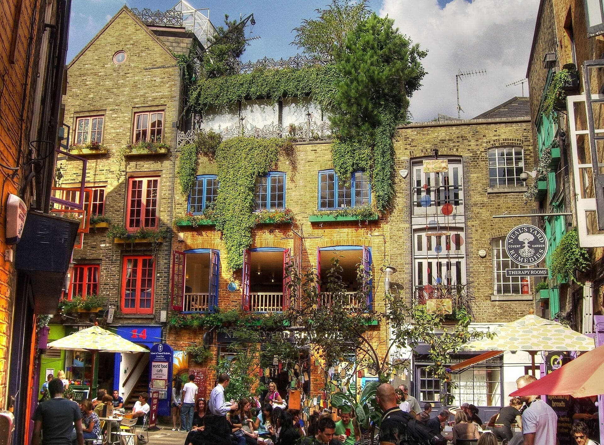 Neal's Yard: The Yard Nobody Drew
