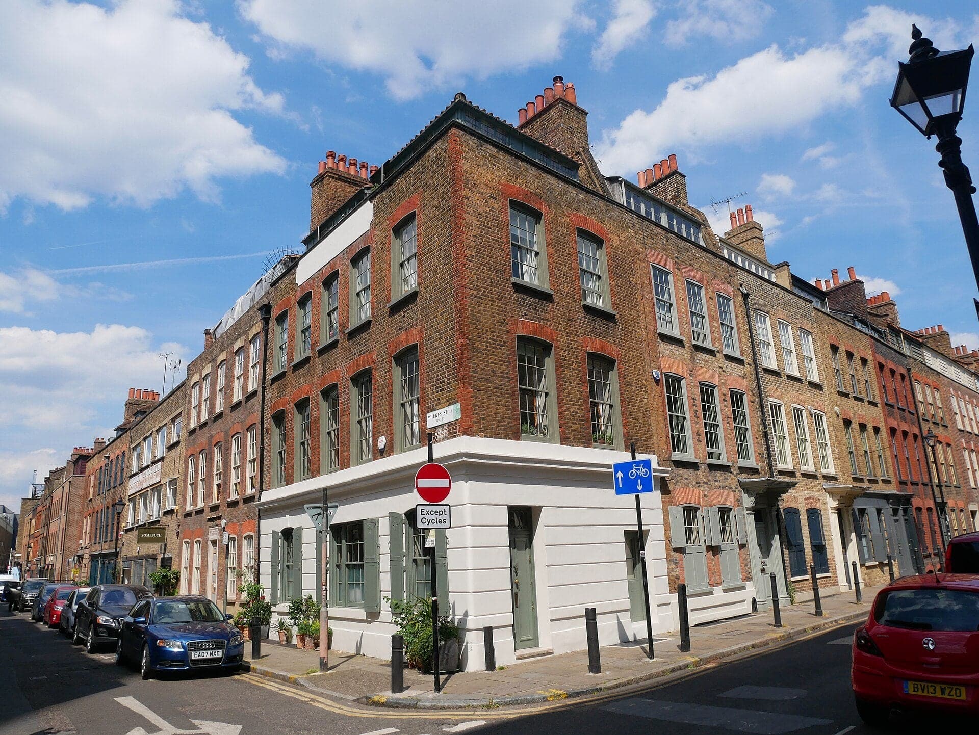 Fournier Street: The Weavers' Windows