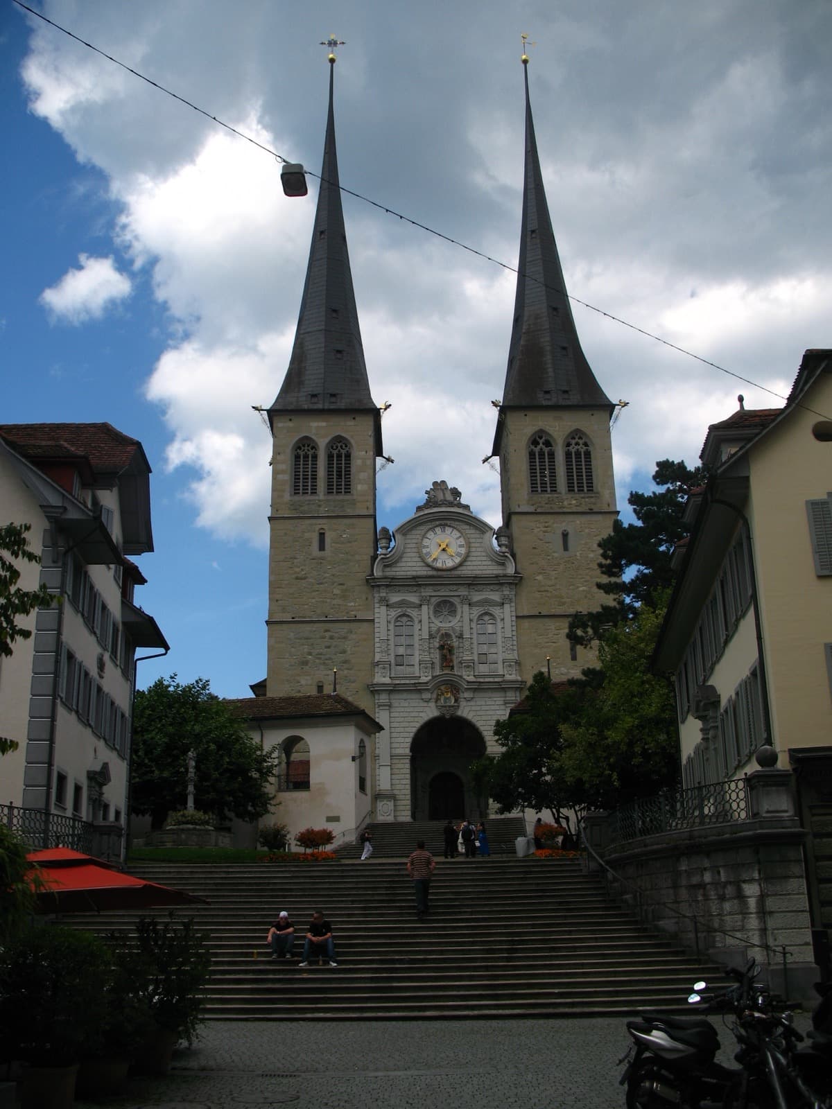 Hofkirche Sankt Leodegar: The Court Church
