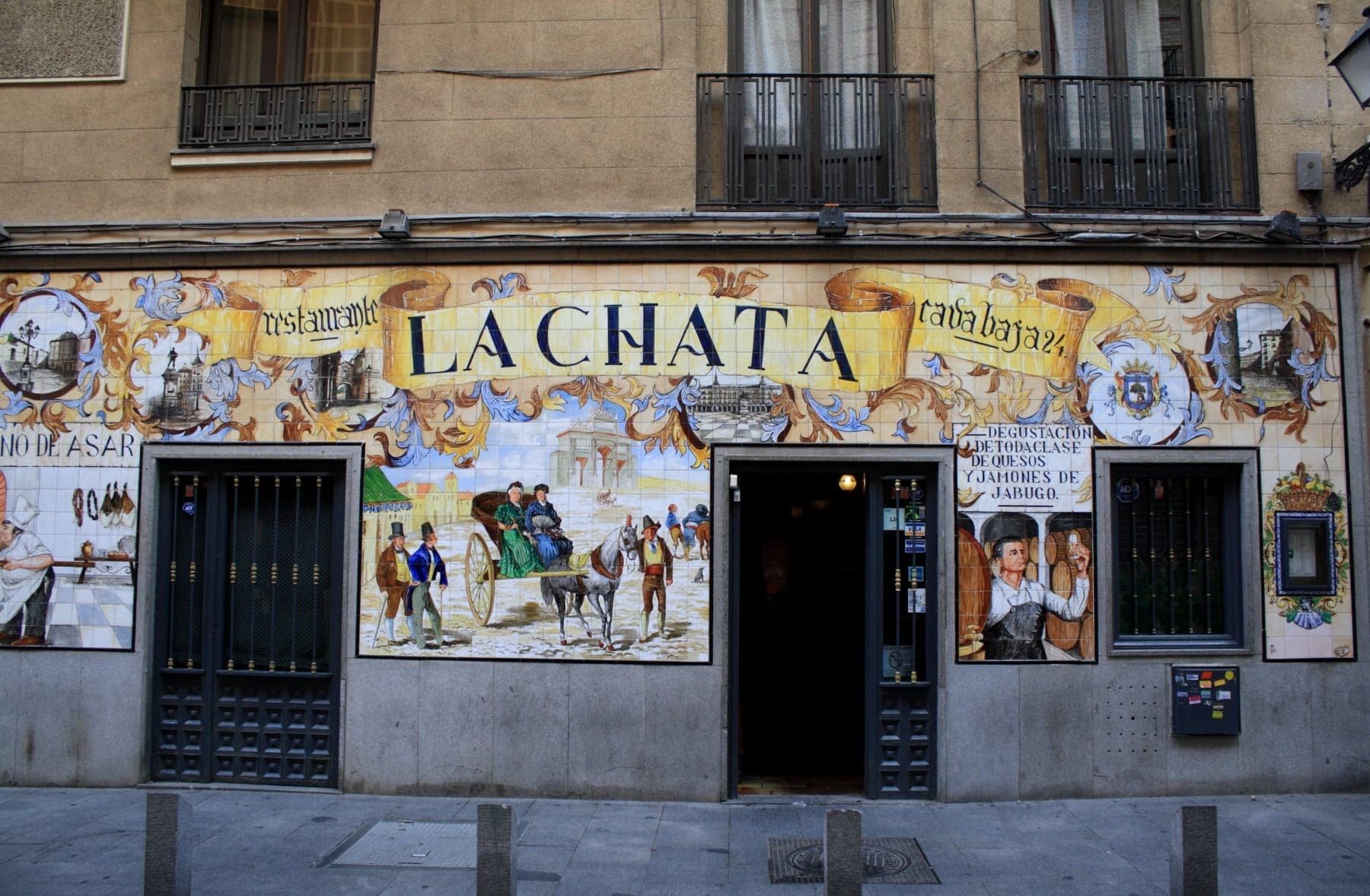 Cava Baja: The Street in the Ditch