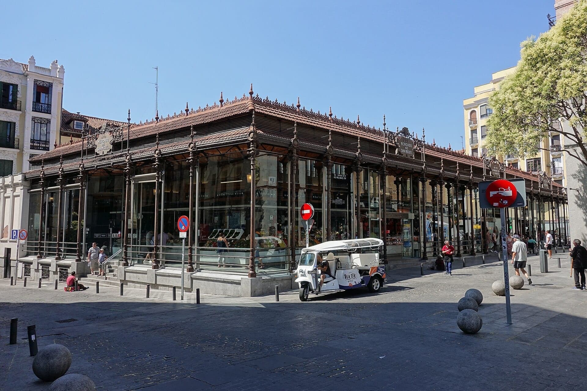 Mercado de San Miguel: Iron Above the Ditch
