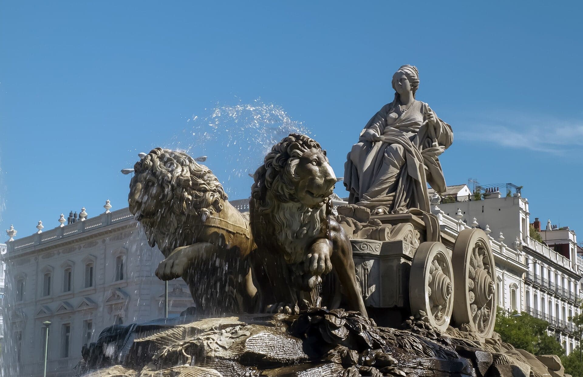 Plaza de Cibeles: The Goddess and the Palaces