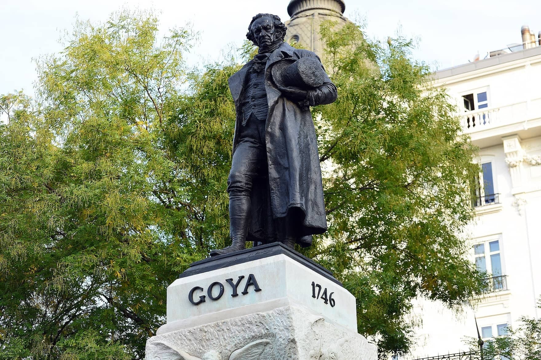 Puerta de Goya: A Stair Added Later