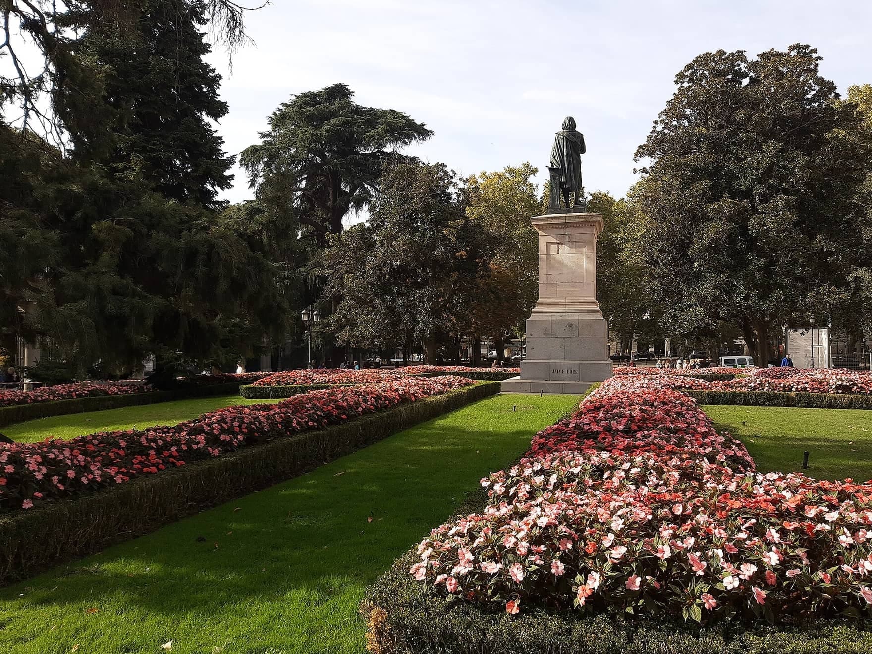 Plaza de Murillo: The Botanic Garden Gate