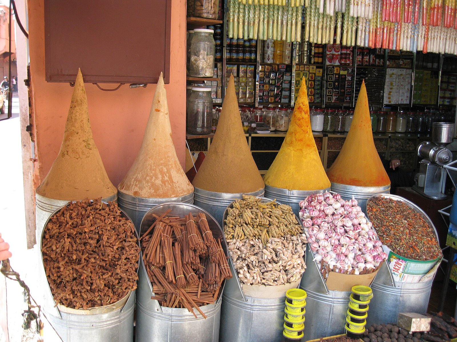 Rahba Kedima: How to Read a Souk