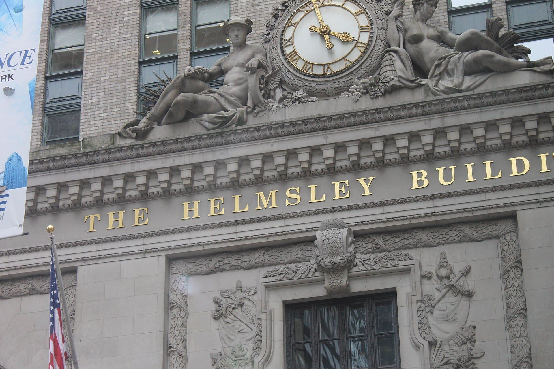Helmsley Building: An Avenue on Stilts