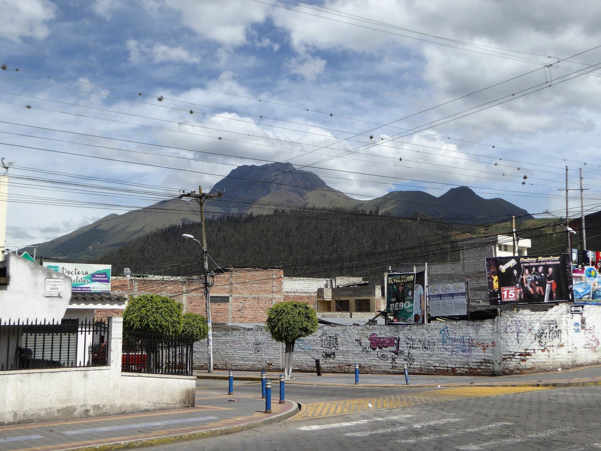 The Ravine at the Calderón Bridge: The Edge of Town