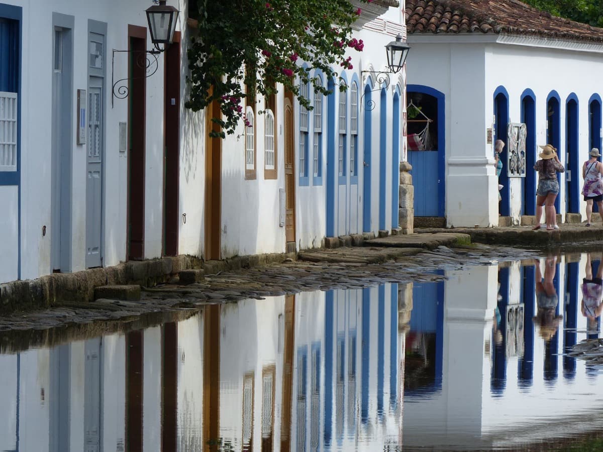 The Tide-Washed Streets: A Town Built to Be Flooded