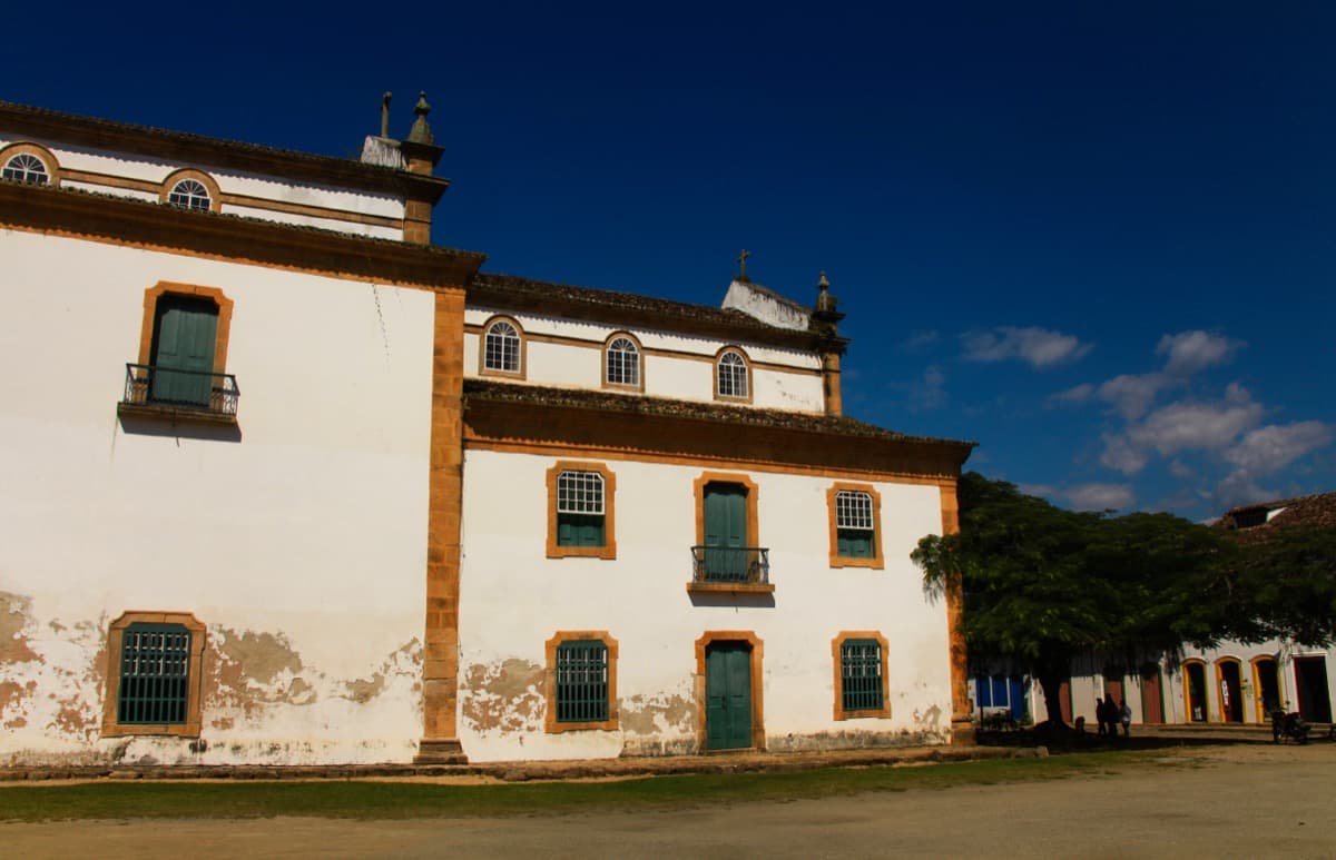 Praca da Matriz at Dusk: The Gathering Heart