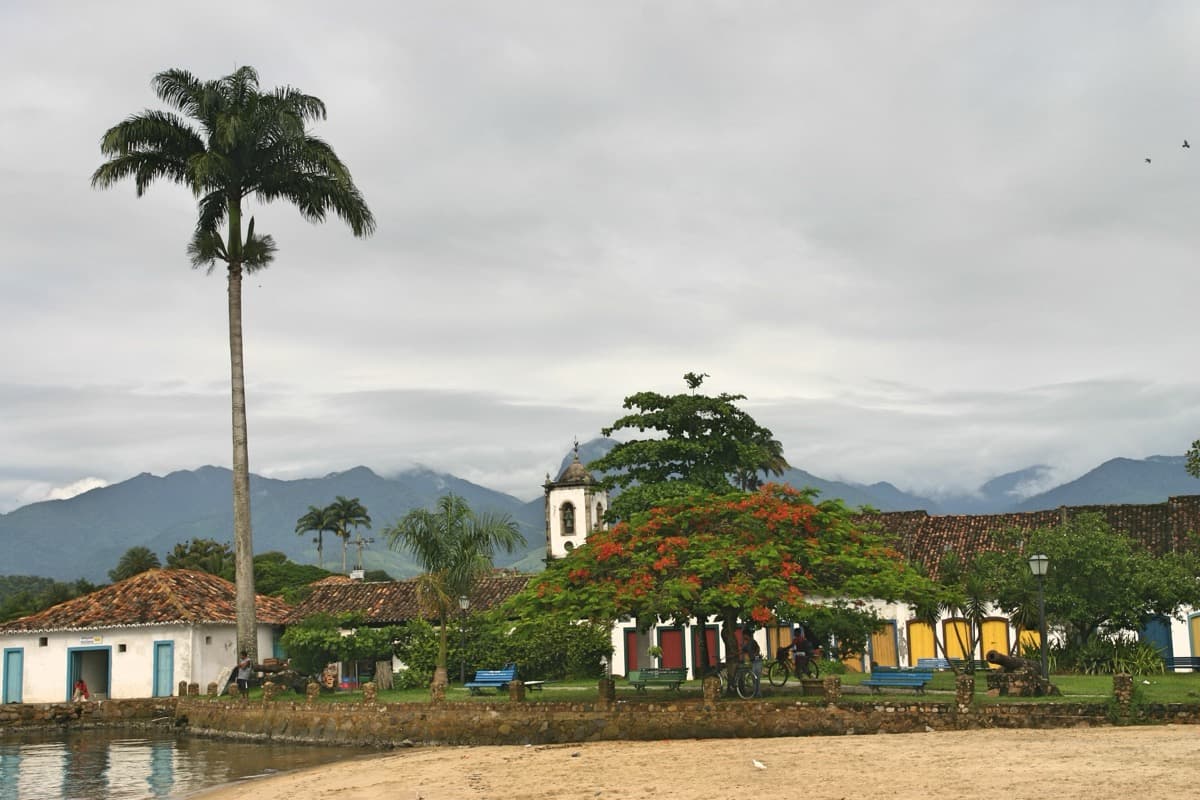 Forte Defensor Perpetuo: The View That Reads as One Plan