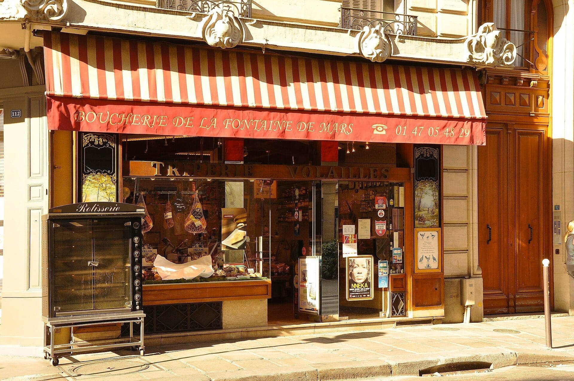 Fontaine de Mars: War and Health at the Hospital Gate