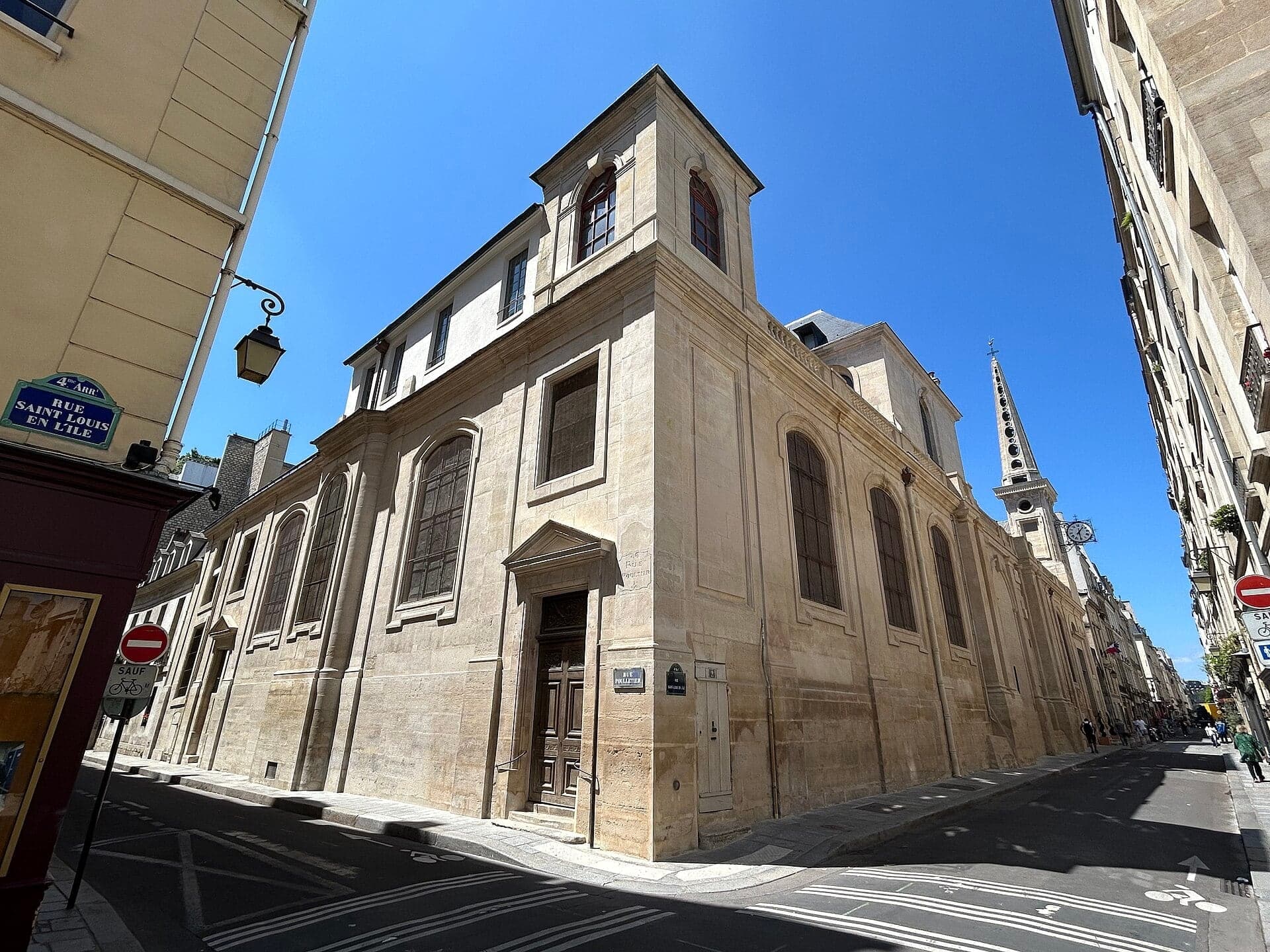 Saint-Louis-en-l'Île: The Church Without a Front