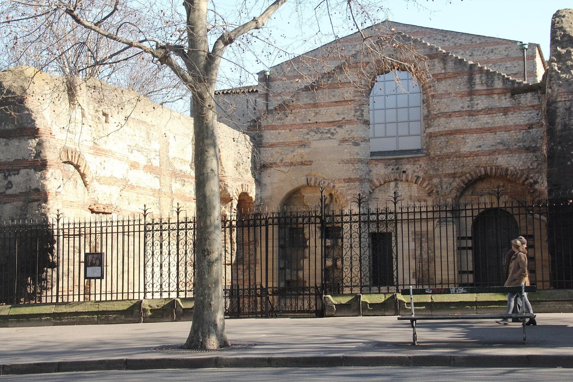 Musée de Cluny: Roman Baths and an Abbots' House