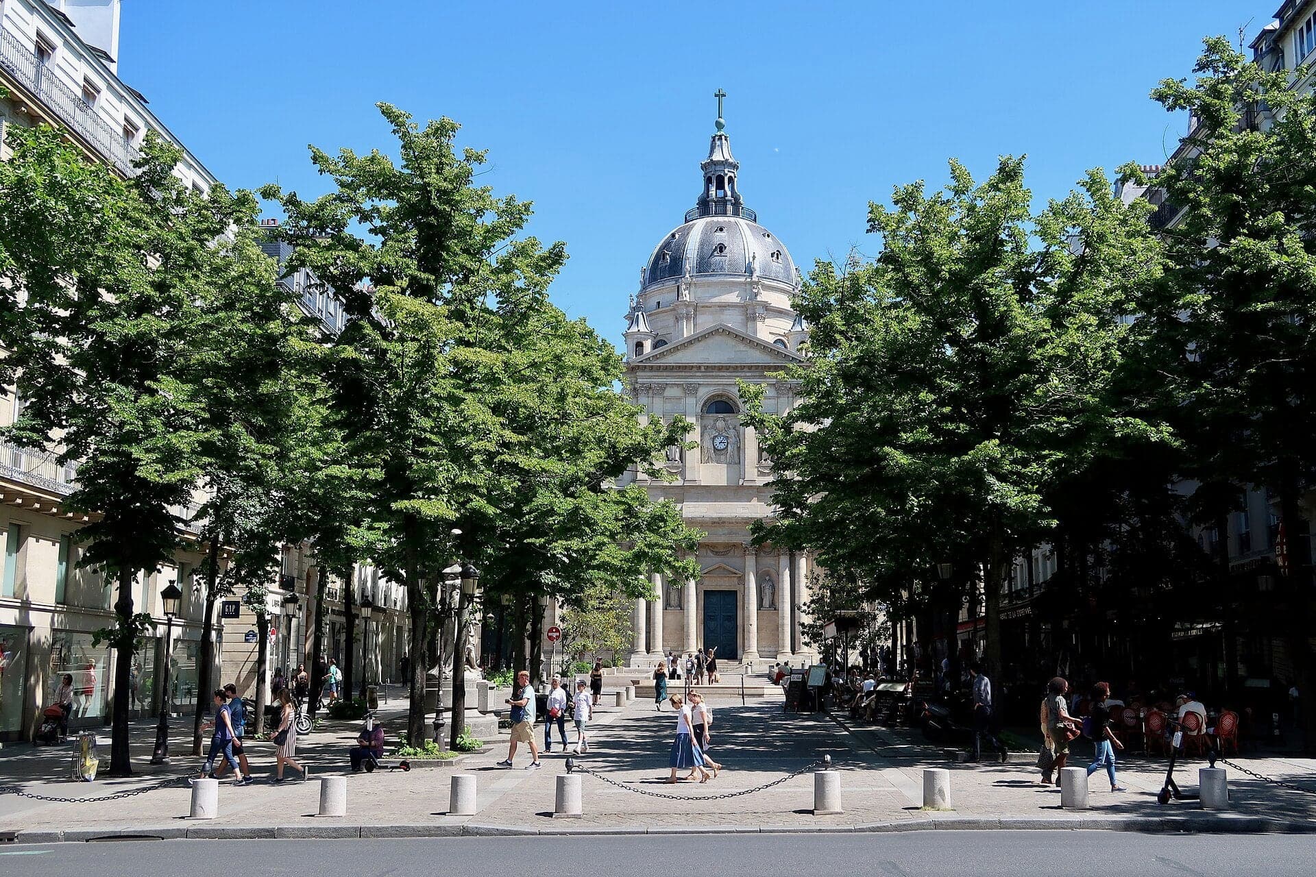 Place de la Sorbonne: Richelieu's Domed Chapel