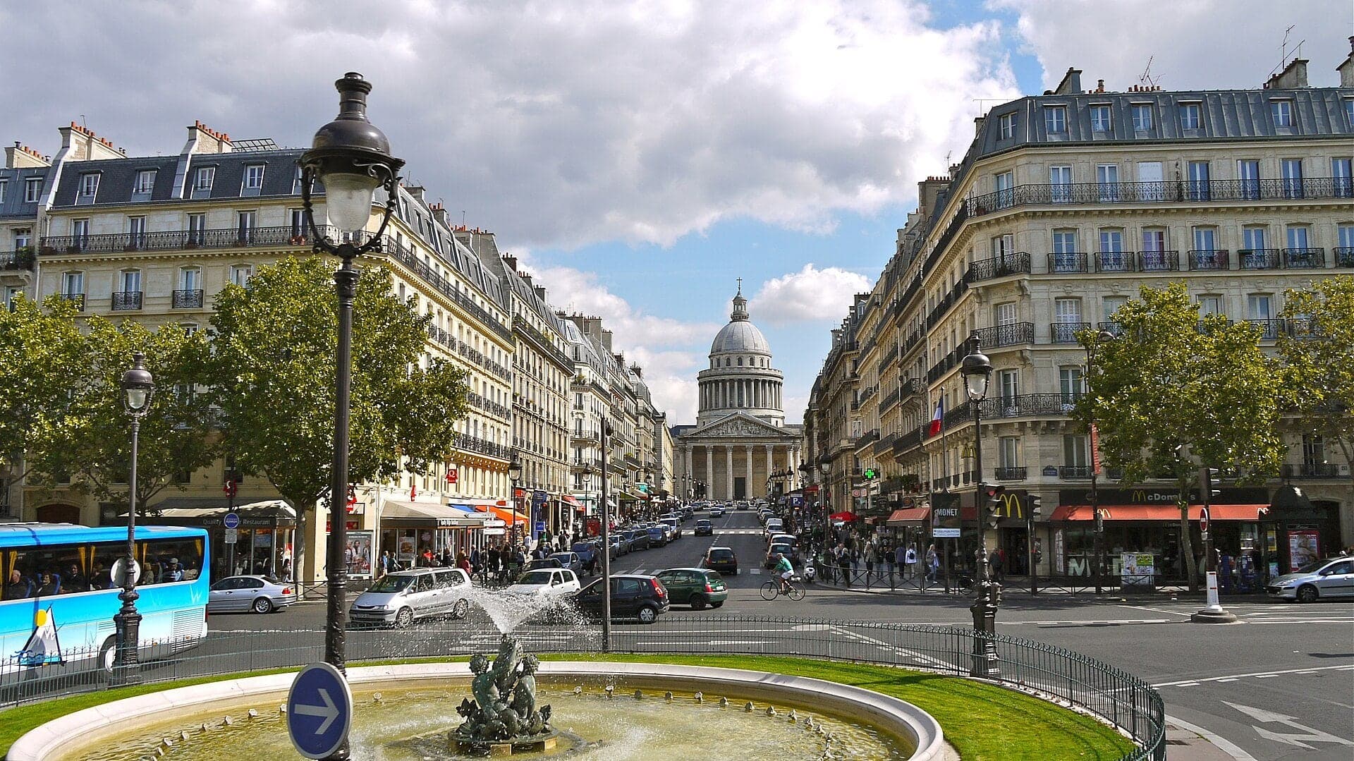 Luxembourg Garden: A Queen's Garden, Cut Back