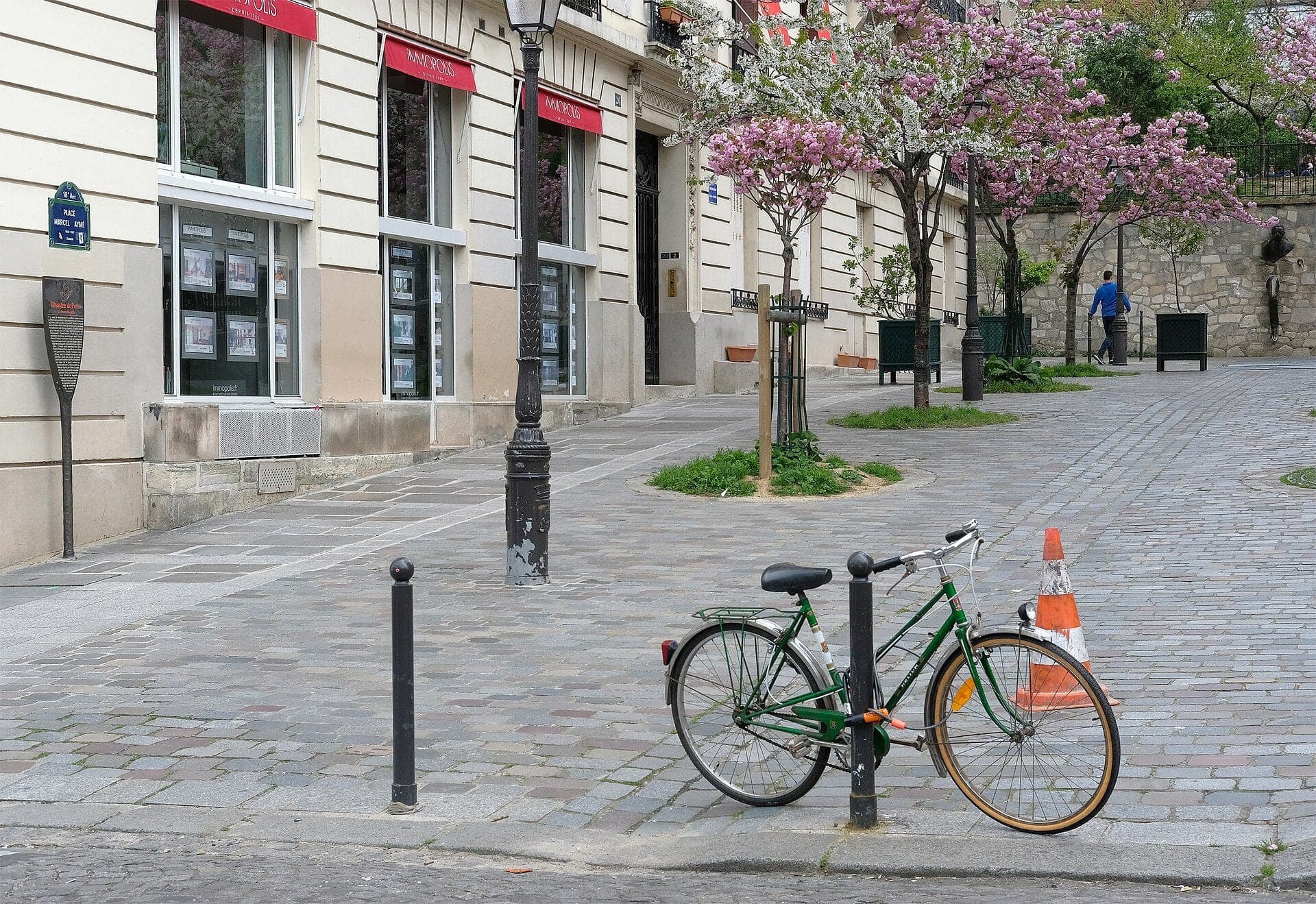 Place Marcel-Aymé: The Man in the Wall