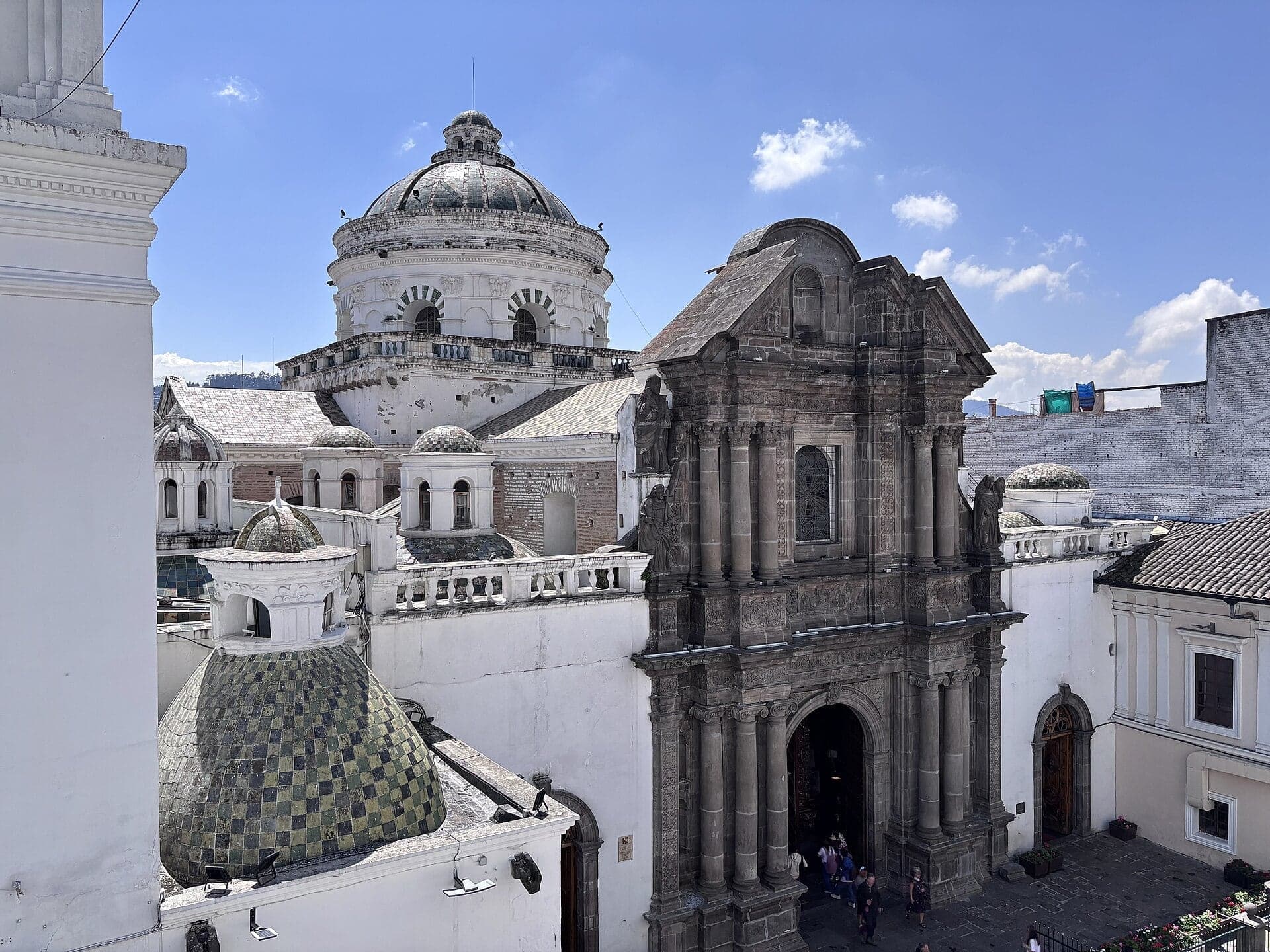 La Compañía and El Sagrario: Stone and Gold