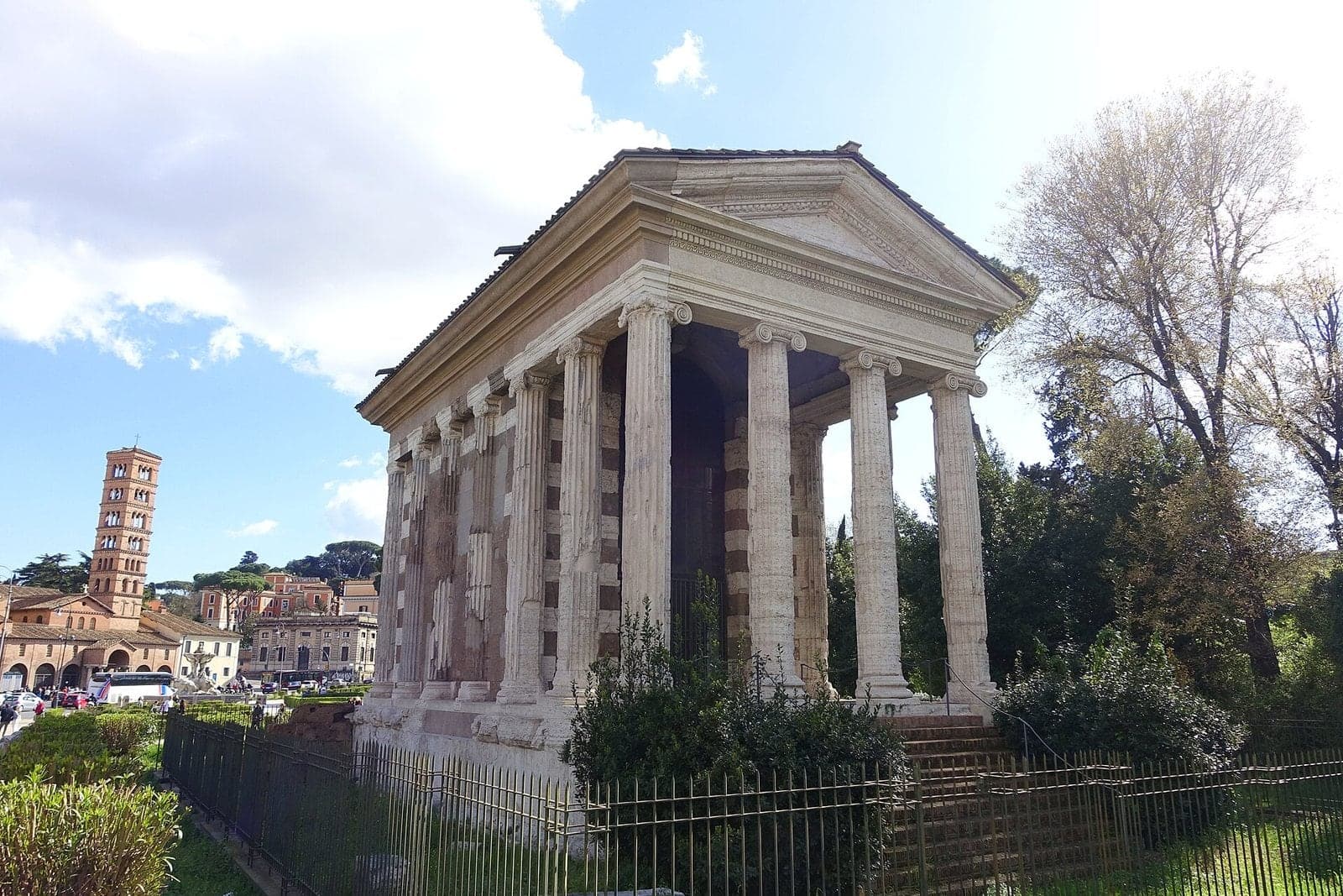 Piazza della Bocca della Verità: Temples Turned Churches